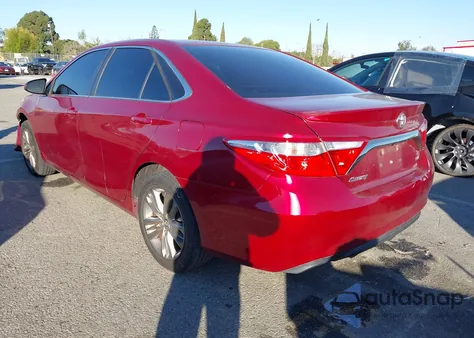 2015 Toyota Camry Se z USA, uszkodzony, nr VIN 4T1BF1FK0FU936641